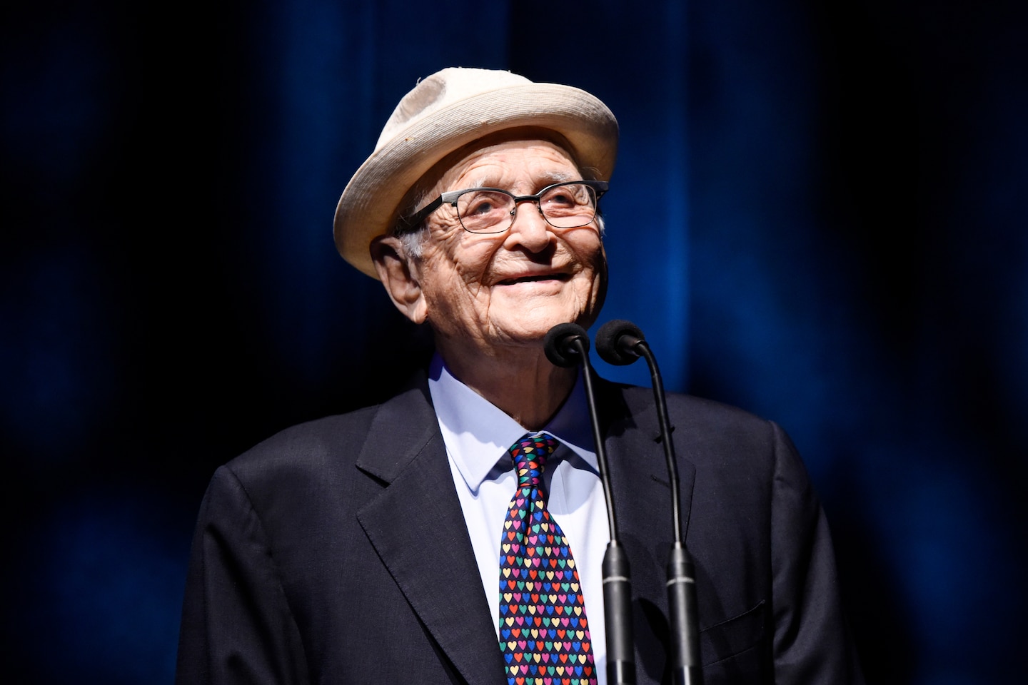 You are currently viewing Norman Lear turns 100 and shares the meaning of life