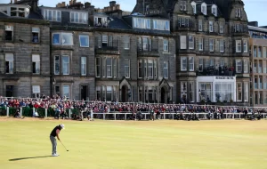 Read more about the article Open Championship live updates: Cameron Smith on fire; Tiger Woods misses cut