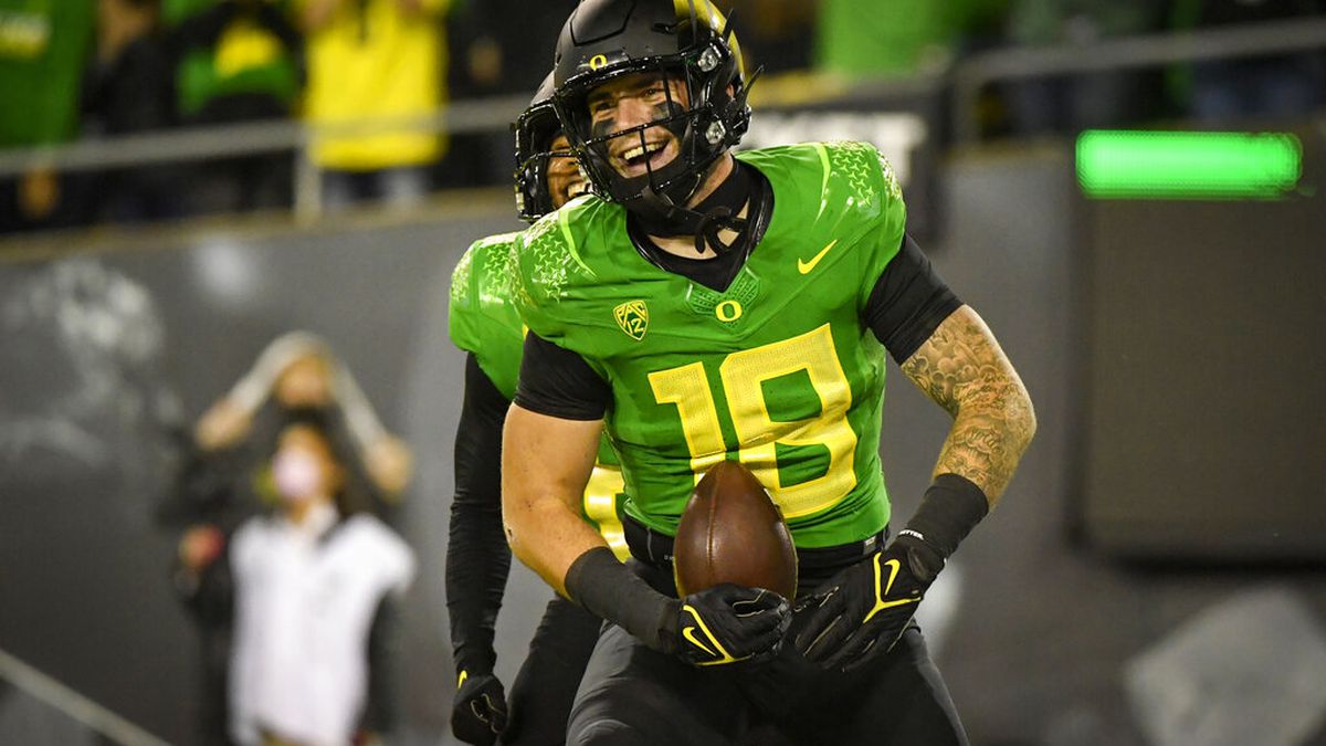You are currently viewing Oregon Ducks tight end Spencer Webb dies of head injury near Eugene