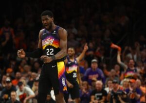 Read more about the article Pacers agree to max offer sheet with Suns star Deandre Ayton