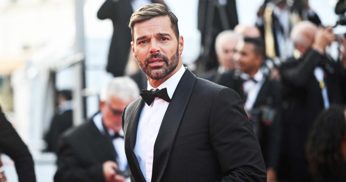 You are currently viewing Ricky Martin denies romantic relationship with his nephew