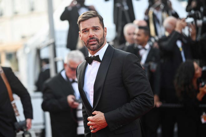 You are currently viewing Ricky Martin faces restraining order, denies allegations