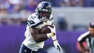 Read more about the article Seahawks RB Chris Carson retiring after five seasons due to neck injury