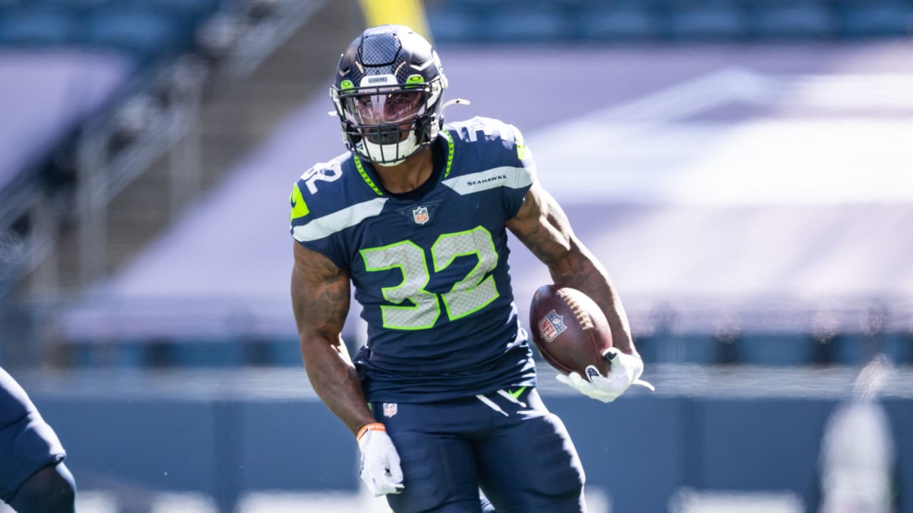 You are currently viewing Seahawks Release RB Chris Carson With Failed Physical Designation