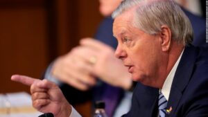 Read more about the article Sen. Lindsey Graham to challenge Fulton County grand jury subpoena