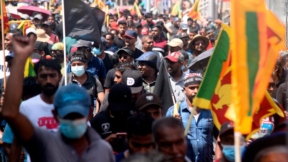You are currently viewing Sri Lanka protesters break into President’s House as thousands rally