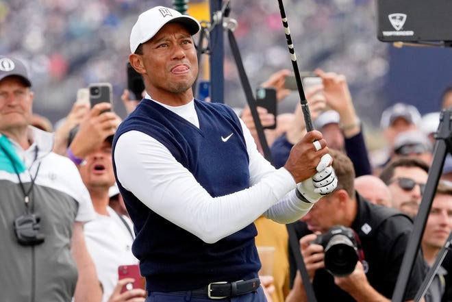 You are currently viewing Tiger Woods nears end of British Open Round 1