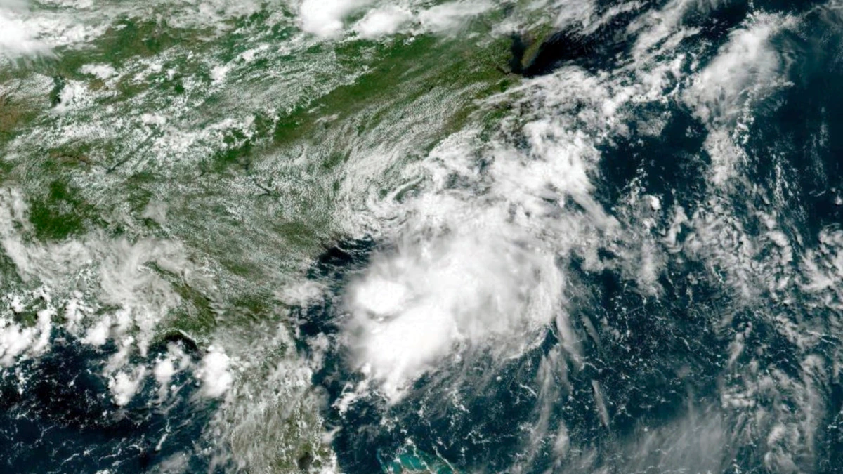 Read more about the article Tropical Storm Colin Weakens over North Carolina