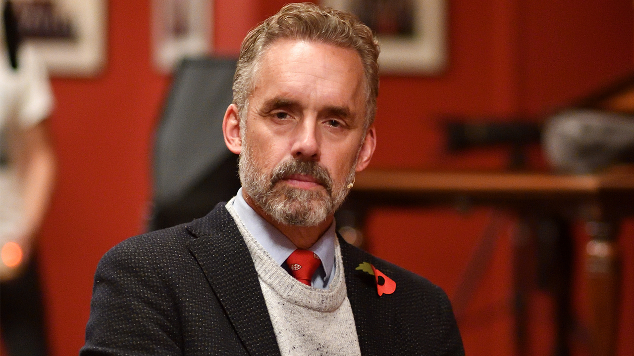 You are currently viewing Twitter reportedly suspends Jordan Peterson after he tweeted about Elliot Page