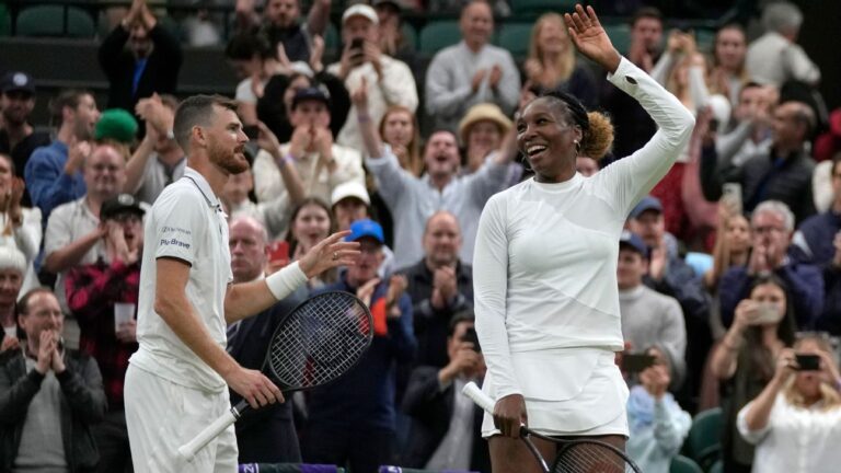 Read more about the article Venus Williams pairs with Jamie Murray for mixed doubles win after ‘last minute’ Wimbledon entry