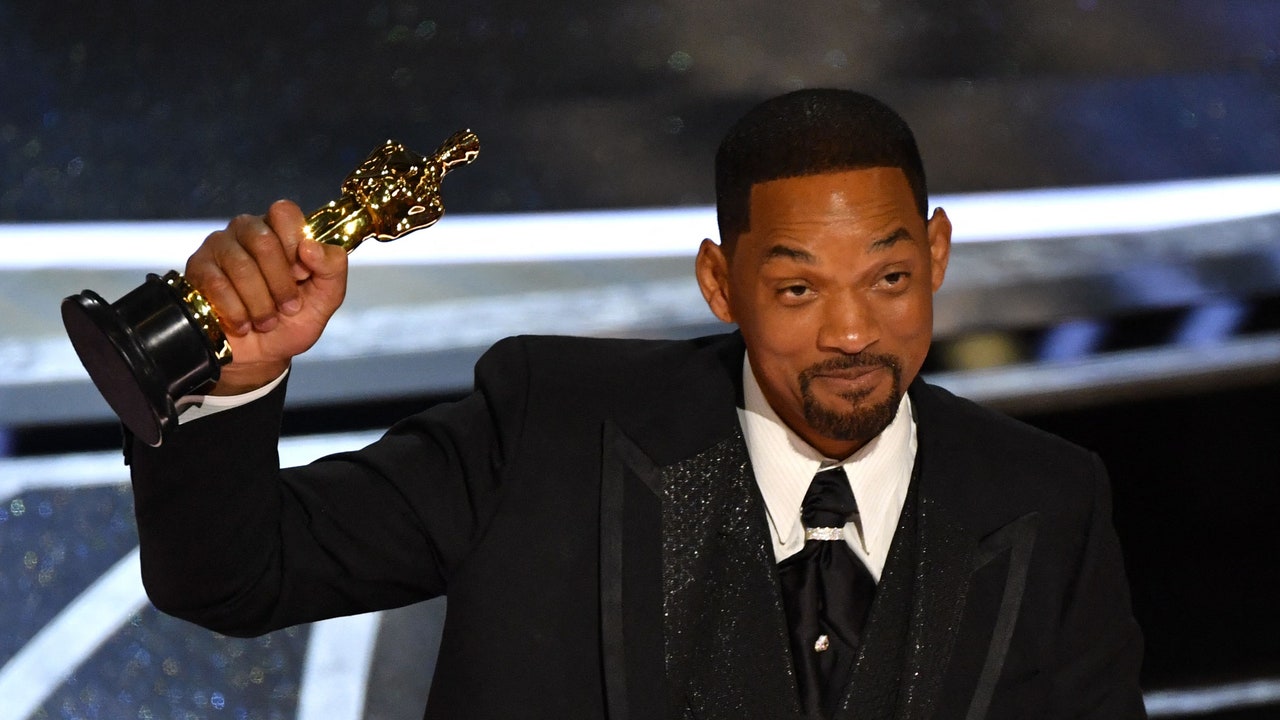 You are currently viewing Will Smith Apologizes for Oscar Slap in YouTube Video