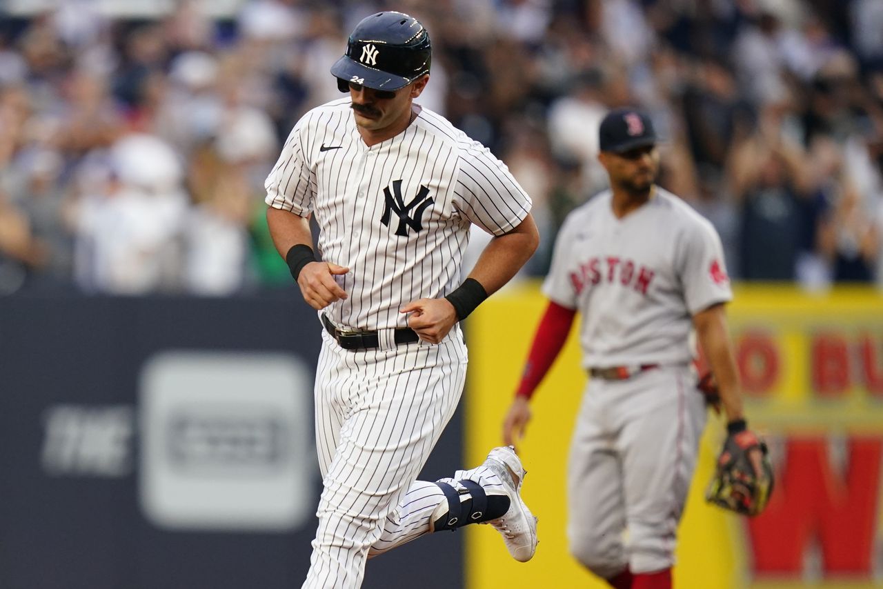 You are currently viewing Yankees’ Matt Carpenter’s touching reaction to curtain call at Yankee Stadium