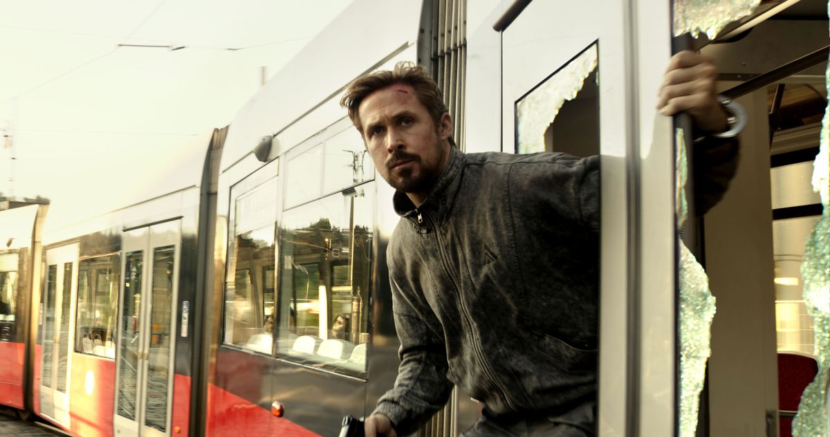 You are currently viewing ‘The Gray Man’ Netflix Movie Review: Ryan Gosling Is Back
